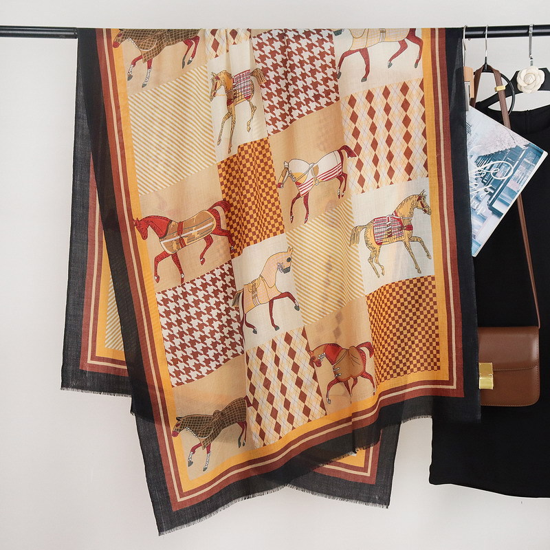 Horse Print Tassels Cashmere S - đánh giá và giá Winter Clothing Hong Kong